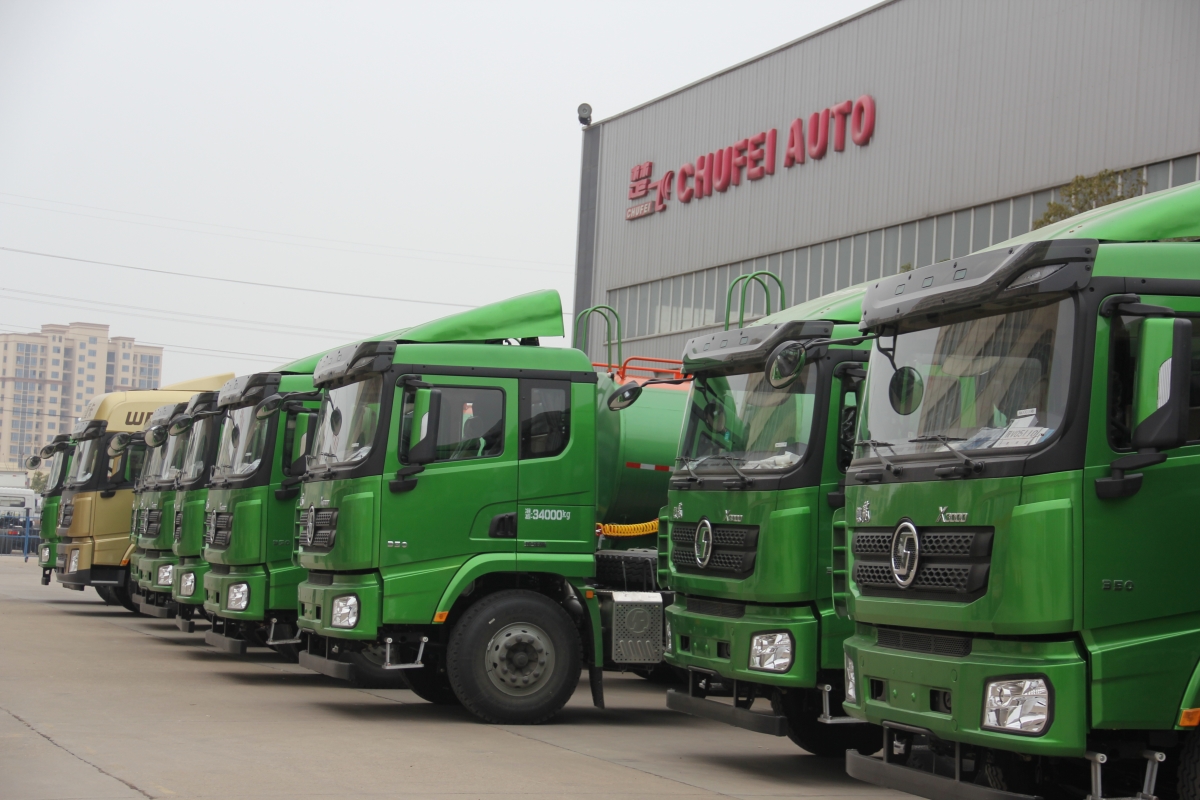 新年新氣象，2018年首批批量訂單30臺新型泥漿半掛運輸車